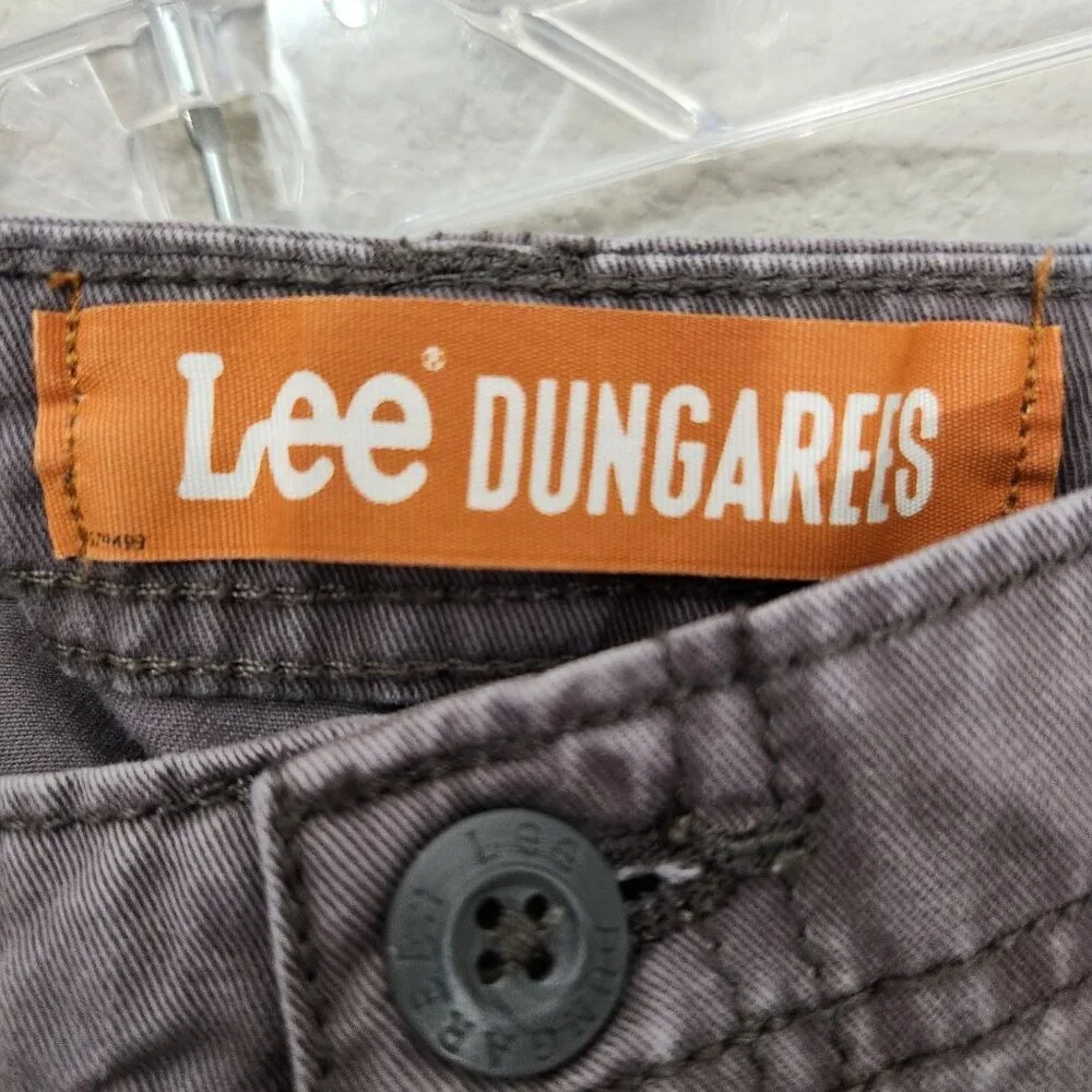 Lee durable versatile